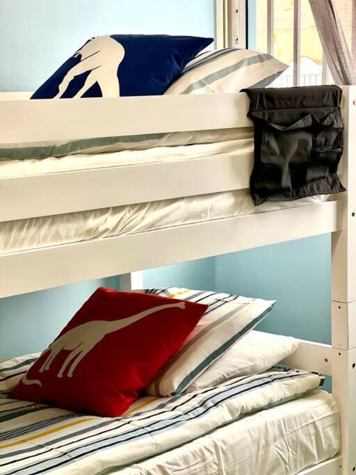 Modern Condo With Garage Near The Square And Beach آيجيون المظهر الخارجي الصورة